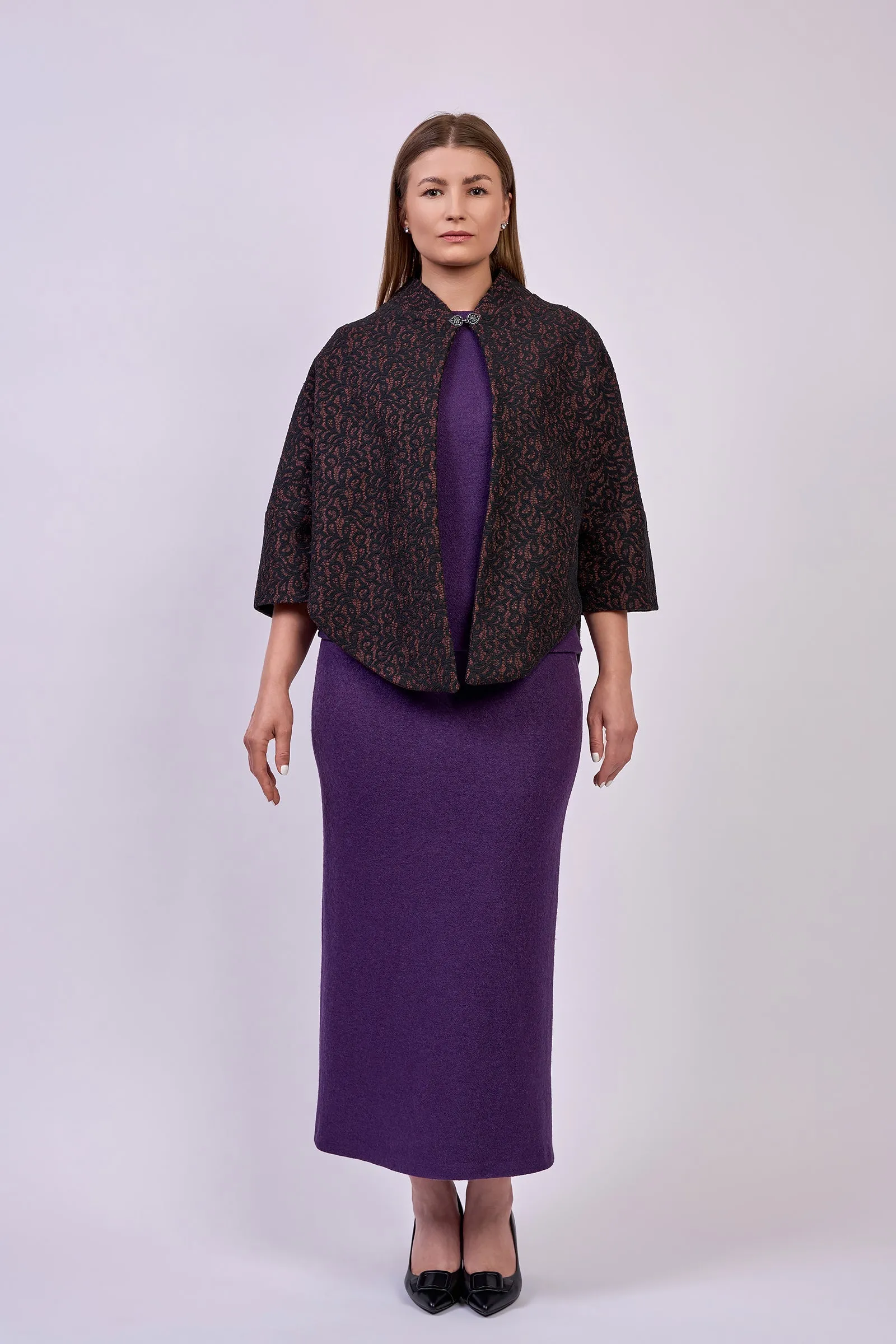 COUTURE VENICE LACE Black Mauve Cape With Sleeves