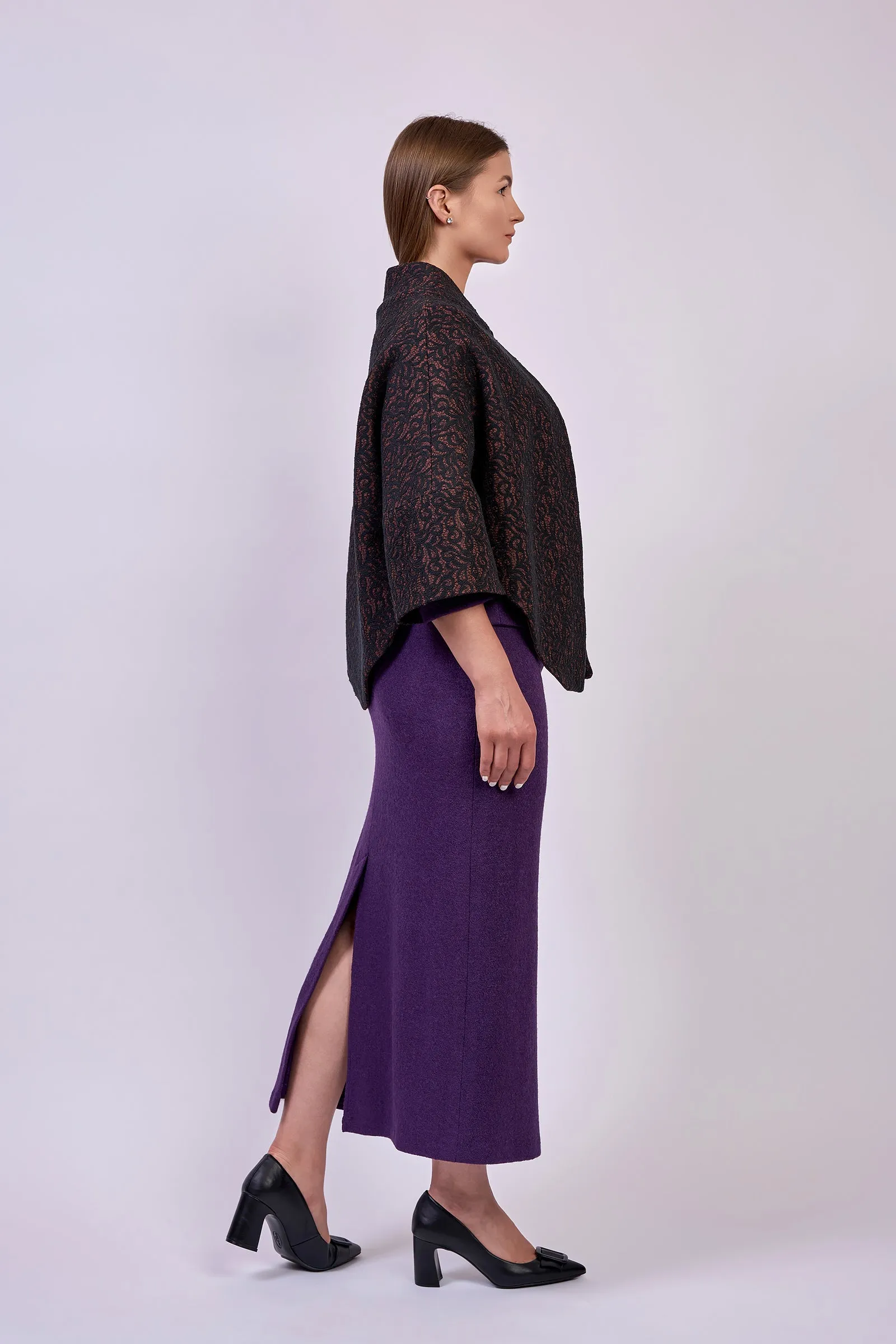 COUTURE VENICE LACE Black Mauve Cape With Sleeves